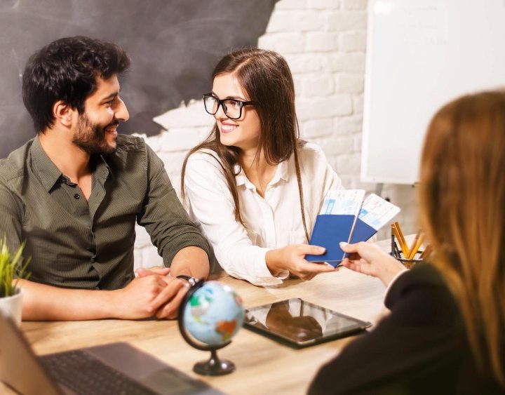 Student receiving study abroad consultation from immigration consultant in Chandigarh